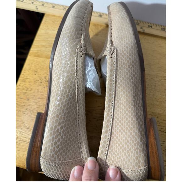 Marc Joseph NY Women's Loafer Size 8.5 Snake-Embossed Beige NWOB - Picture 3 of 8